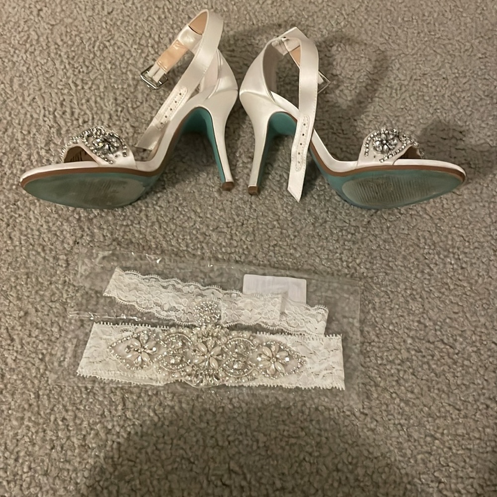 Heels - Picture 2 of 4